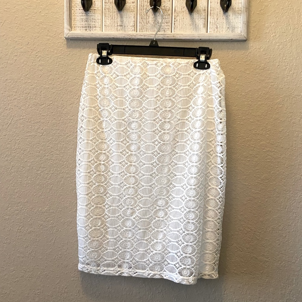 SALE (6/$15) white lace pencil skirt